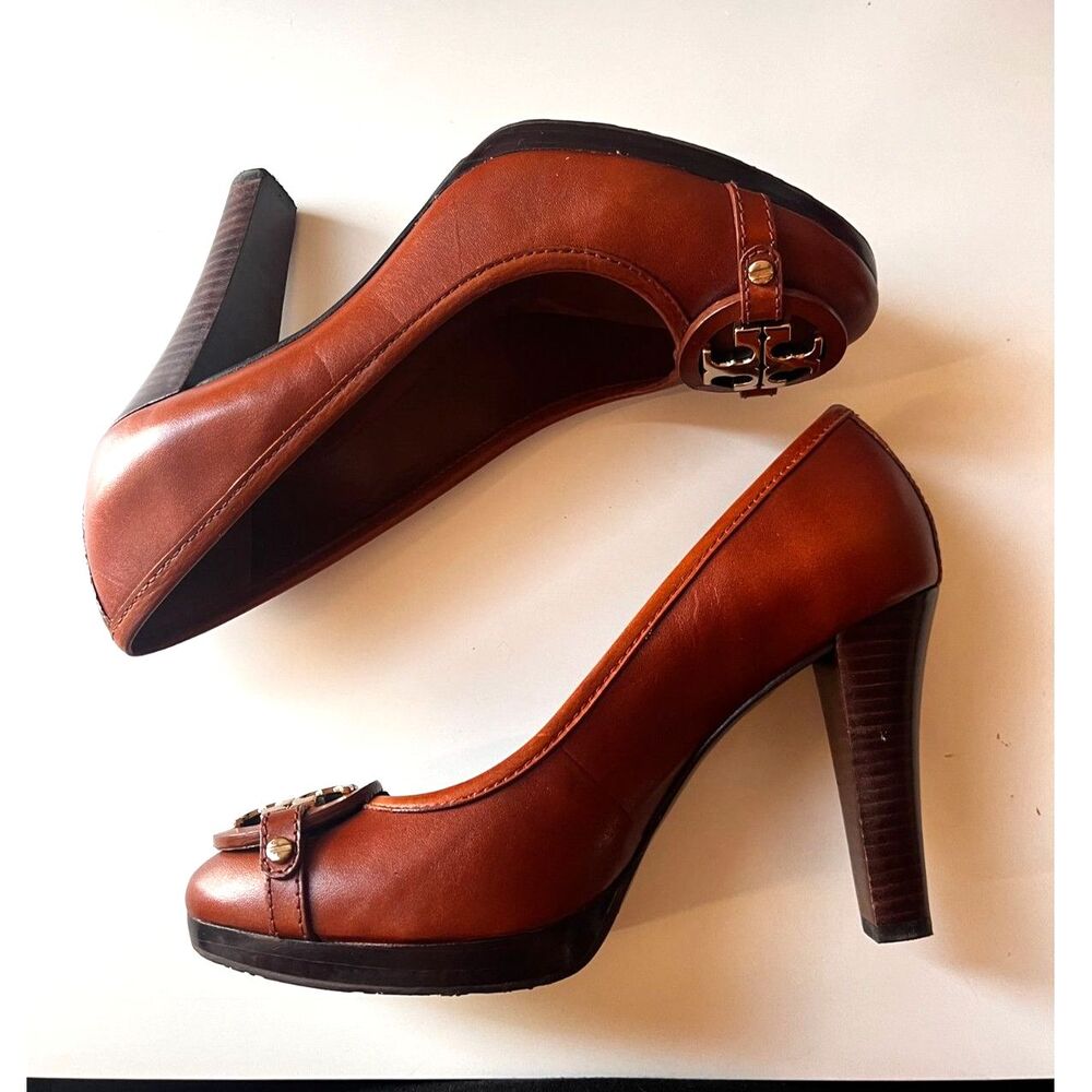 Women's Tory Burch Brown Leather Logo Detail Round Toe Heels Pumps Size 9
